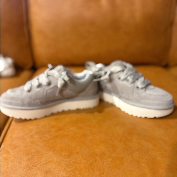 UGG Lo Lowmel- women’s Gray suede - Picture 3 of 7